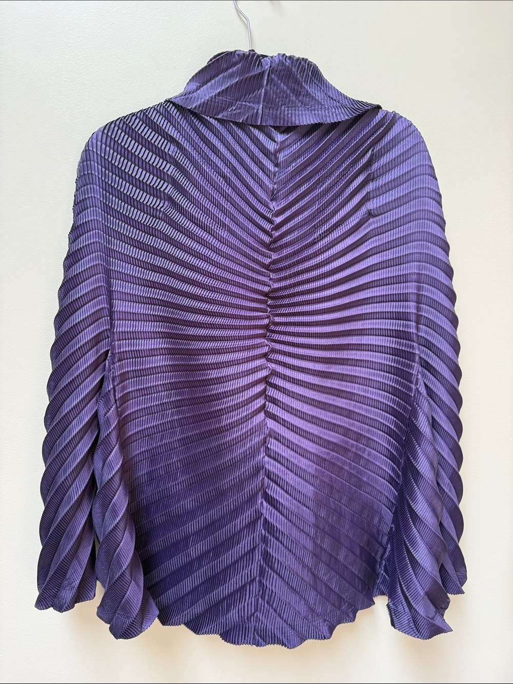 Rare Issey Miyake Pleated Jacket in Deep Purple Size 2 - Picture 5 of 9